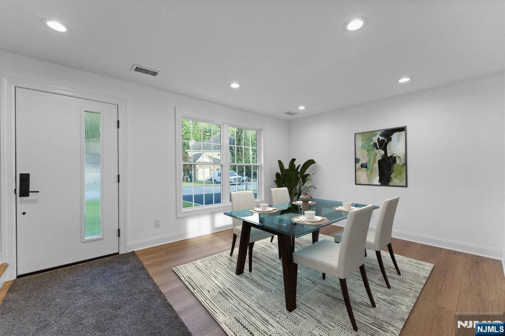 Wayne, NJ 07470,27 Laytham DR