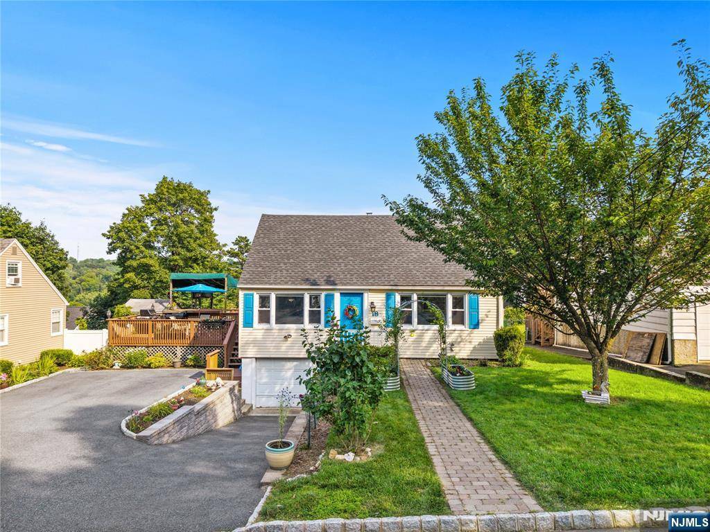 West Orange, NJ 07052,18 N Westwood DR