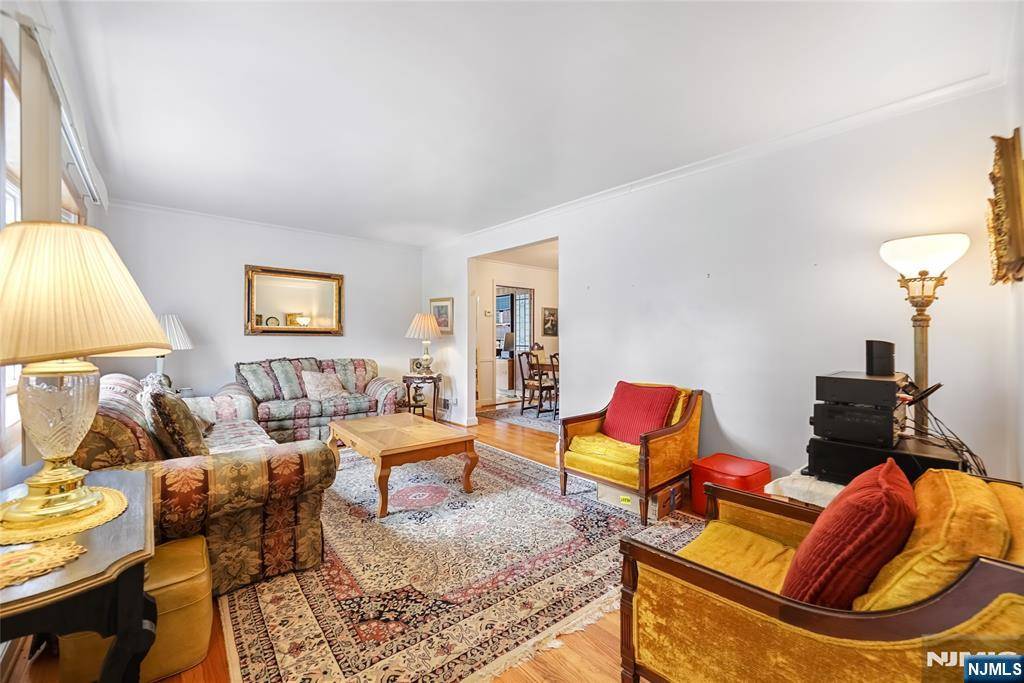 Teaneck, NJ 07666,16 Vandelinda AVE