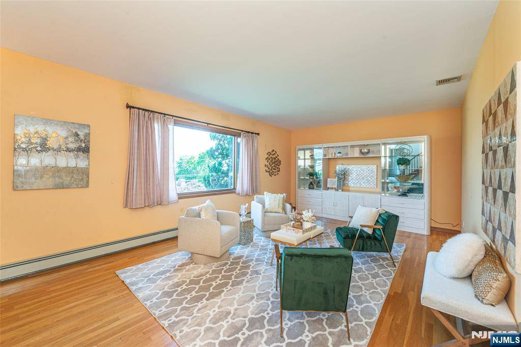 Totowa, NJ 07512,44 Columbus AVE