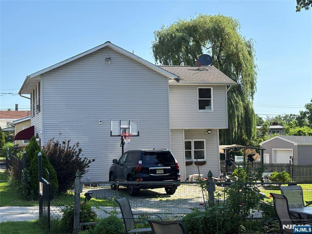 Clifton, NJ 07013,129 Maplewood AVE