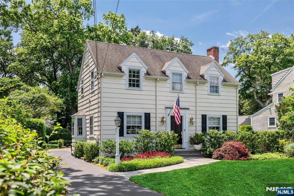 Ridgewood, NJ 07450,194 Bellair RD