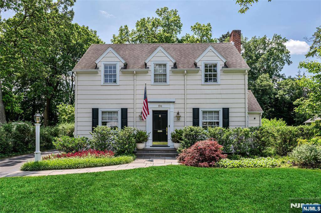 Ridgewood, NJ 07450,194 Bellair RD