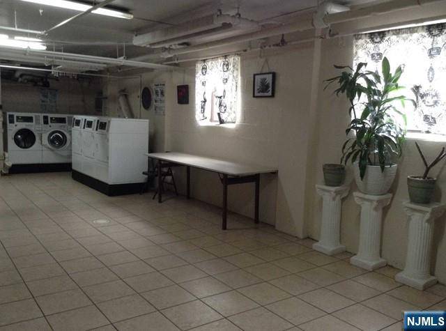 North Bergen, NJ 07047,8811 Bergenline AVE #51