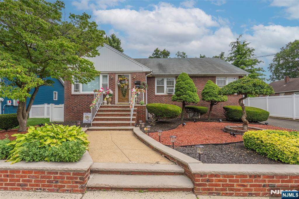 Belleville, NJ 07109,12 Moore PL