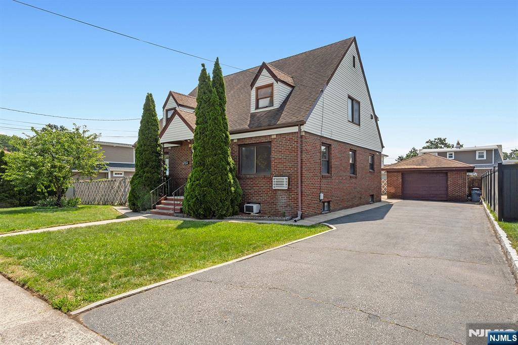 Elmwood Park, NJ 07407,204 Philip AVE