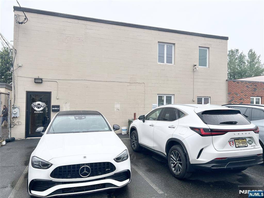 Saddle Brook, NJ 07663,374 N Midland AVE #2