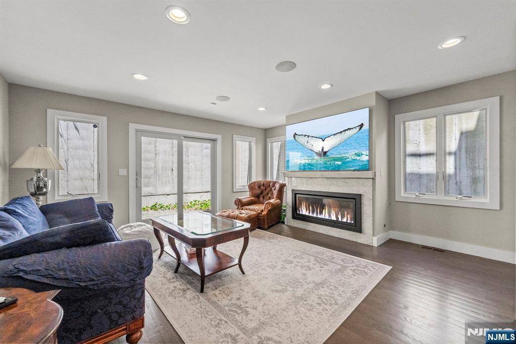 Edgewater, NJ 07020,746B Undercliff #B