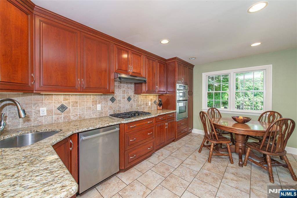 West Caldwell, NJ 07006,148 Smull AVE