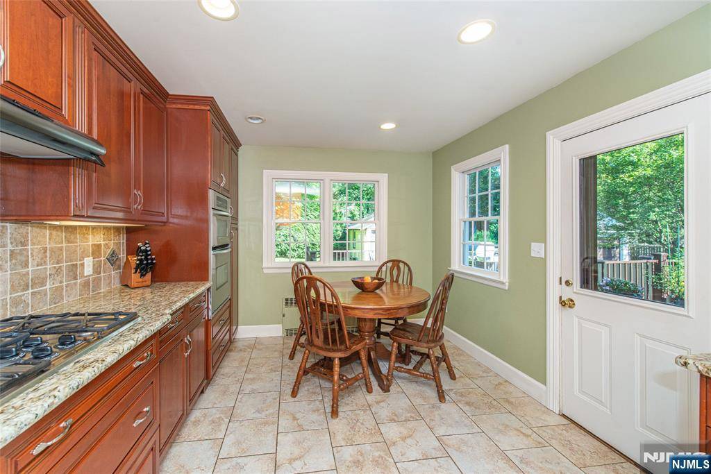 West Caldwell, NJ 07006,148 Smull AVE