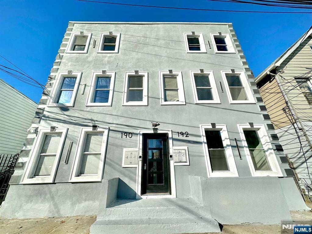 Newark, NJ 07104,192 Ridge ST