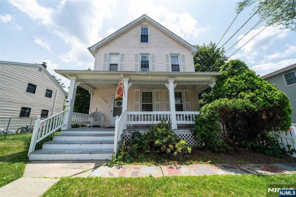 Dumont, NJ 07628,237 Lexington AVE