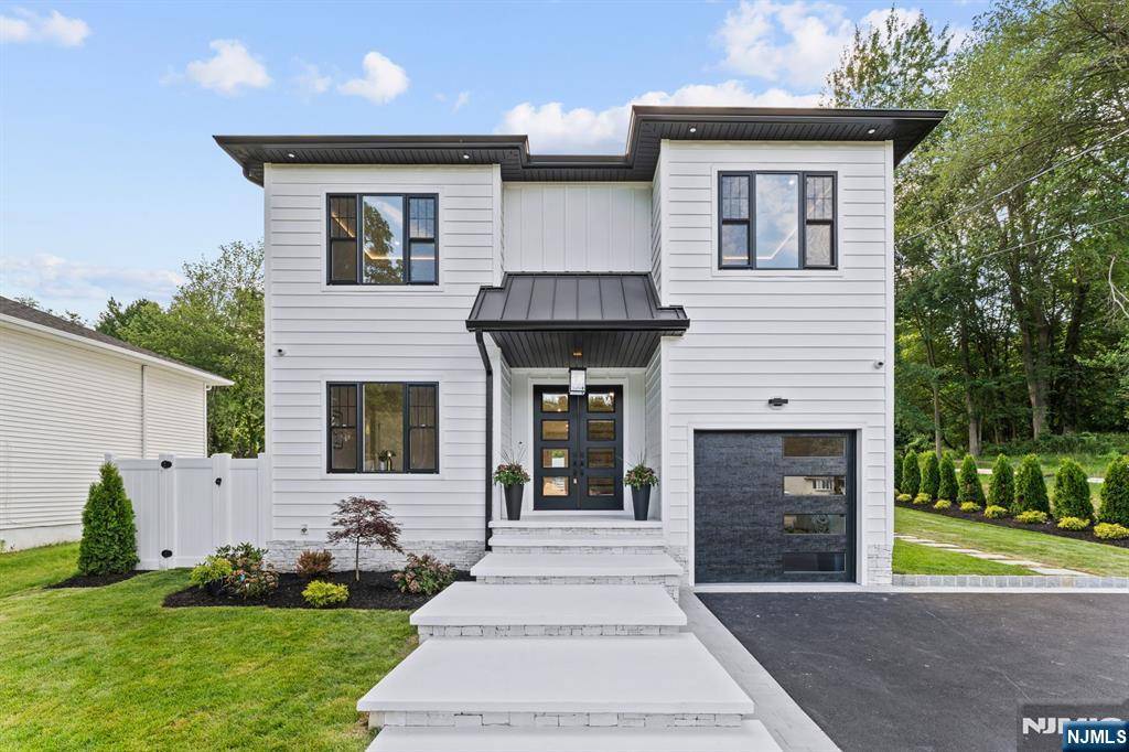 Livingston, NJ 07039,281 Livingston AVE