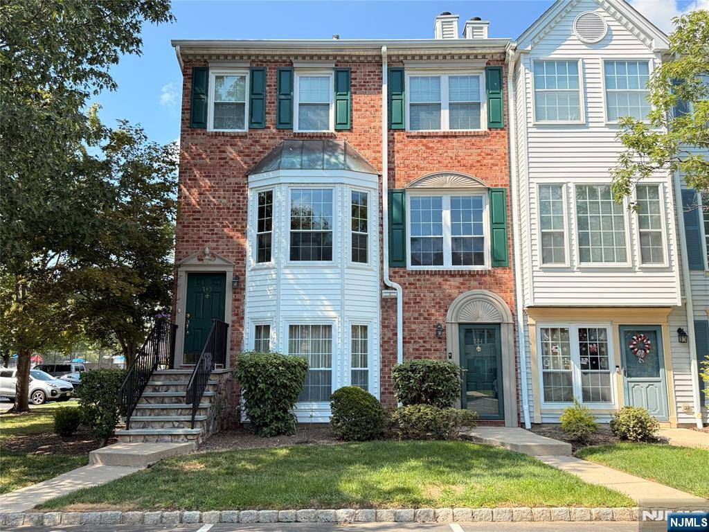 Mahwah, NJ 07430,744 Pepperidge RD