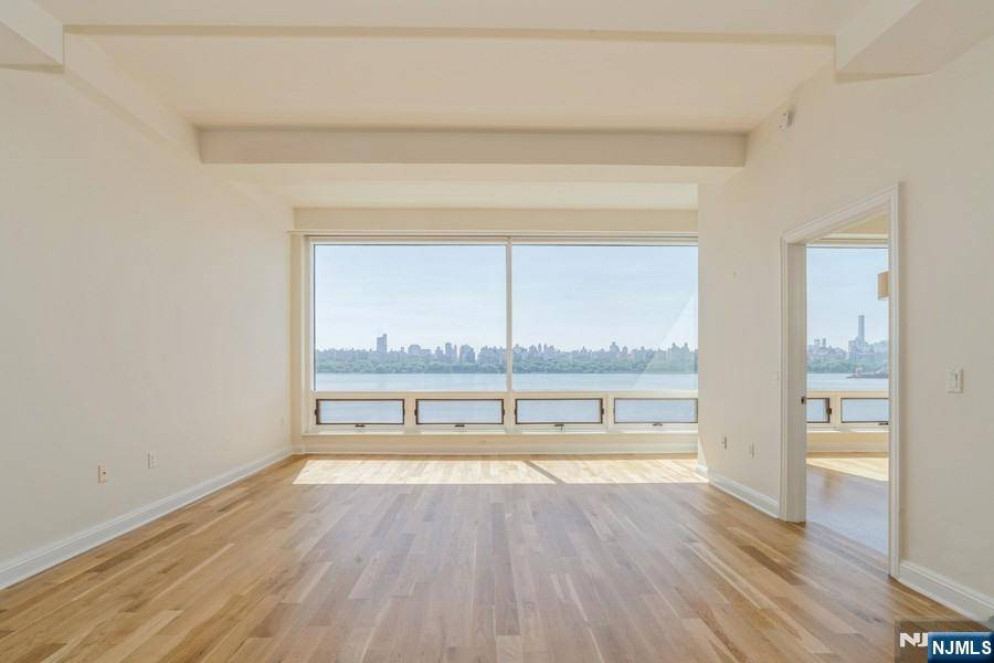Edgewater, NJ 07020,9 Somerset LN #507