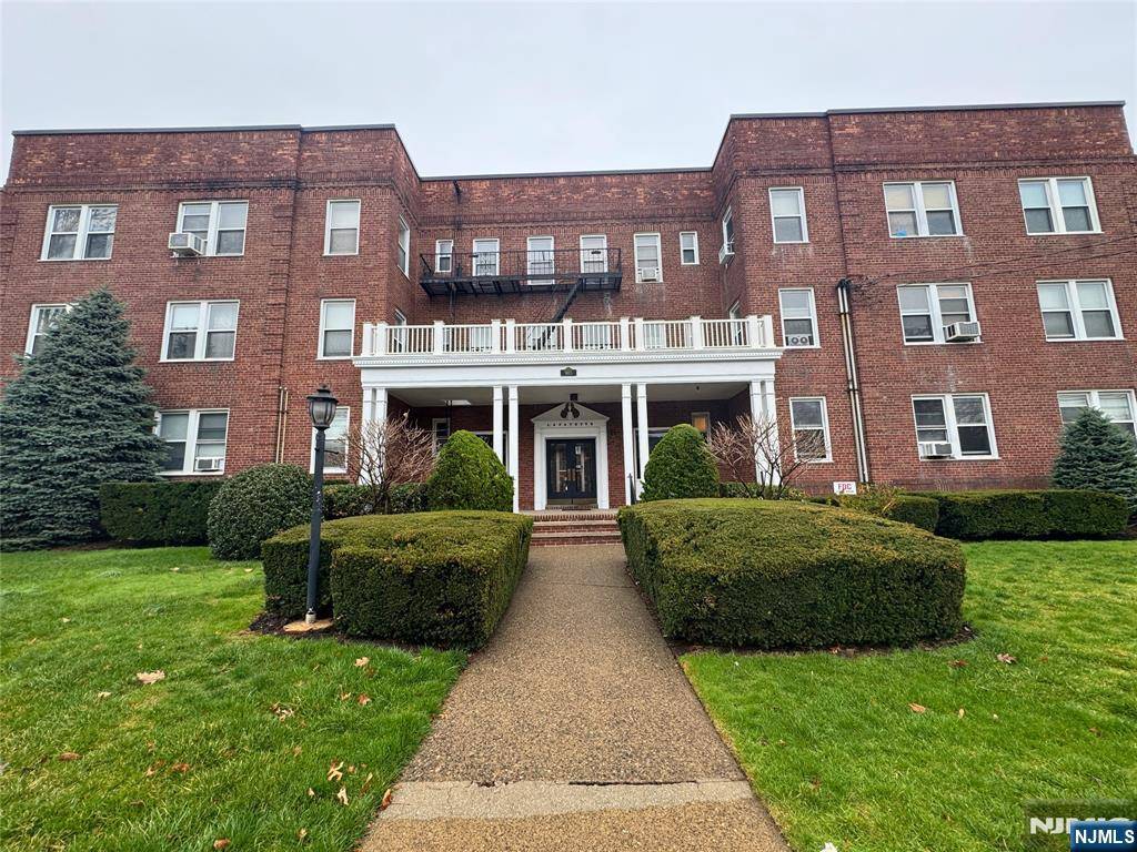 Teaneck, NJ 07666,985 Teaneck #3G