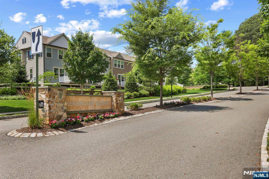 Randolph Township, NJ 07869,90 Albert CT #604