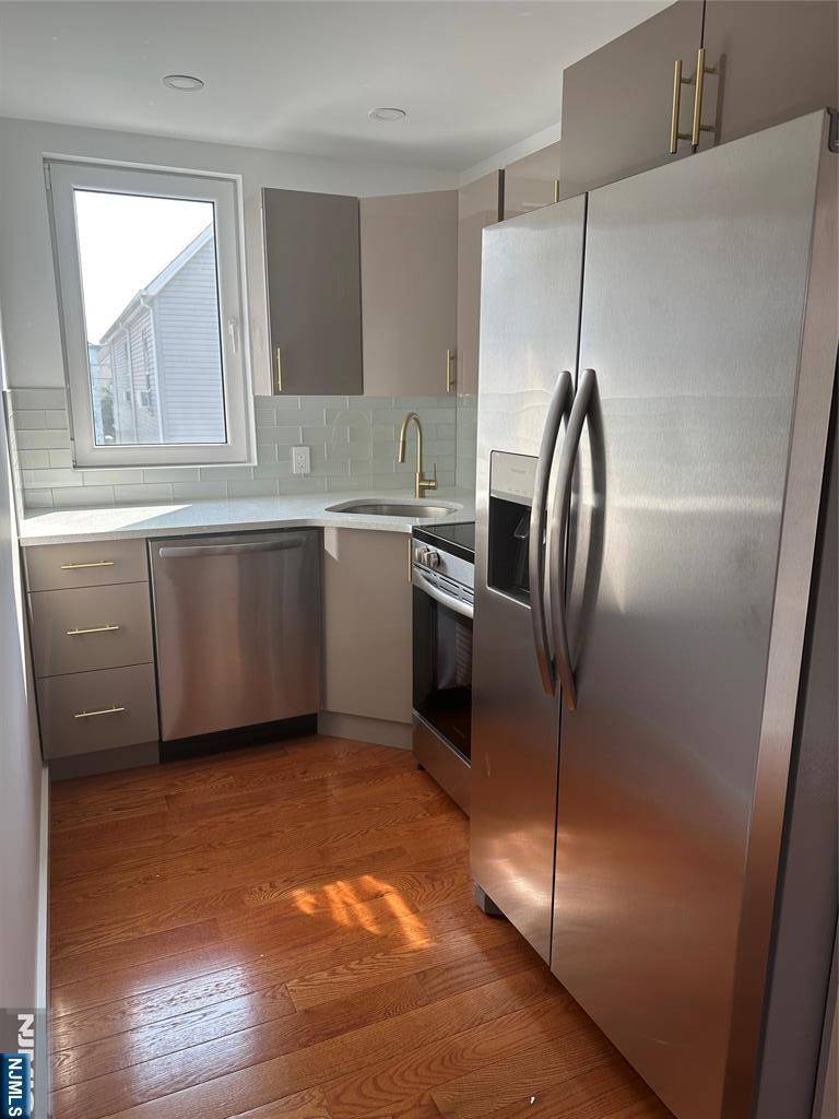 Wallington, NJ 07057,10 Lincoln PL #2