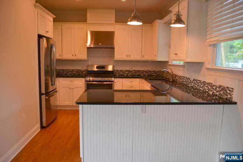 Midland Park, NJ 07432,201-205 Franklin AVE #205F