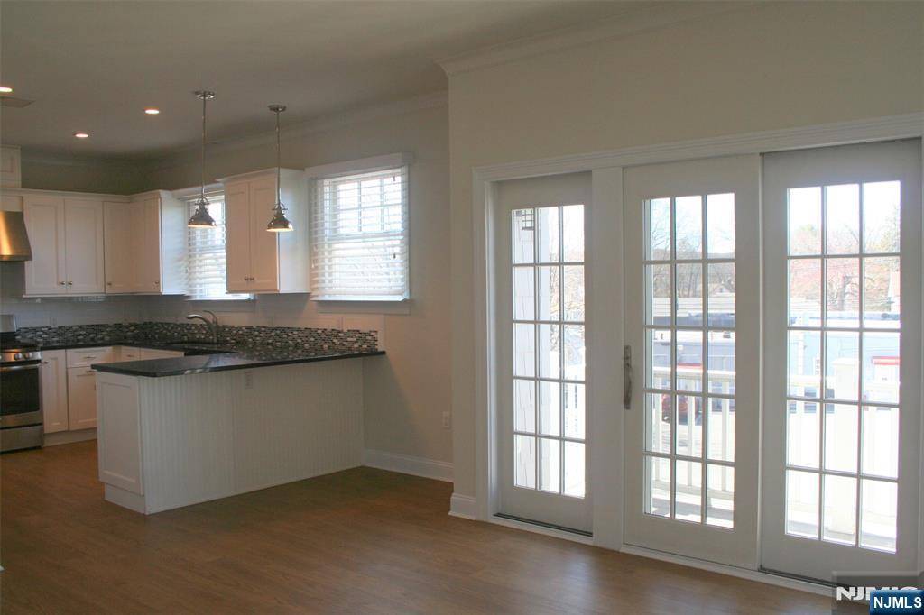 Midland Park, NJ 07432,201-205 Franklin AVE #205F