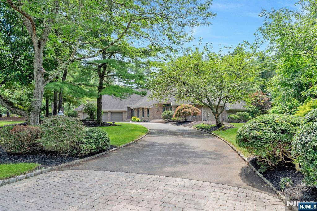 Franklin Lakes, NJ 07417,301 Hopper CT