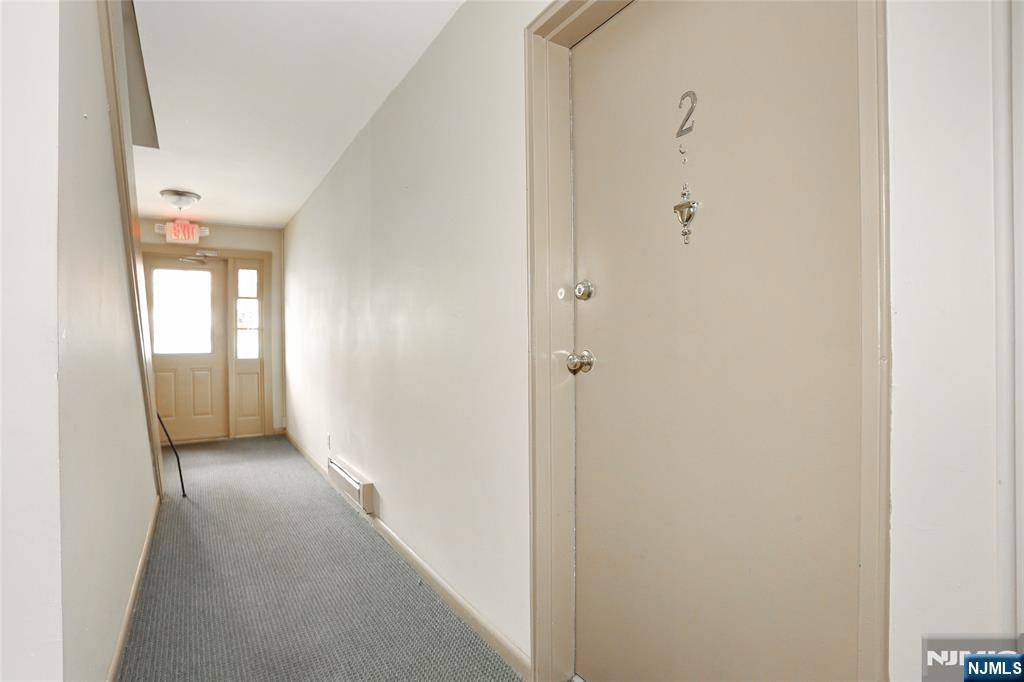 Pompton Lakes, NJ 07442,100 Pierson Miller DR #E2