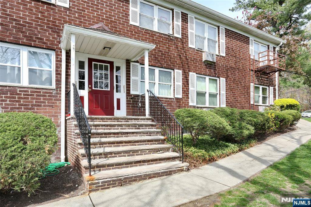 Pompton Lakes, NJ 07442,100 Pierson Miller DR #E2