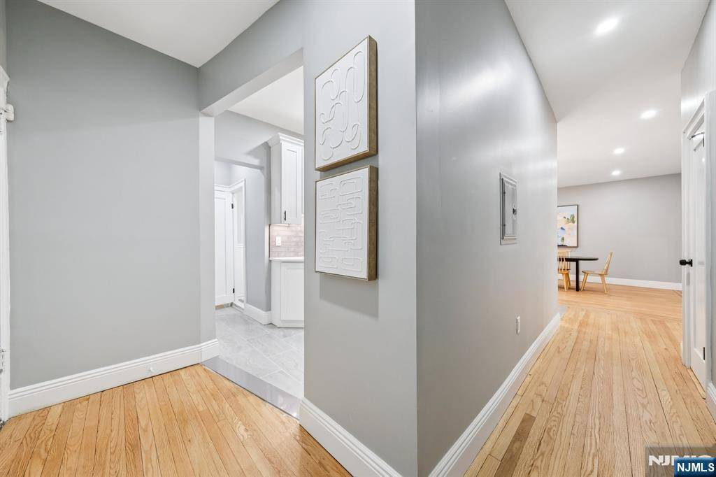 Jersey City, NJ 07306,340 Fairmount AVE #209