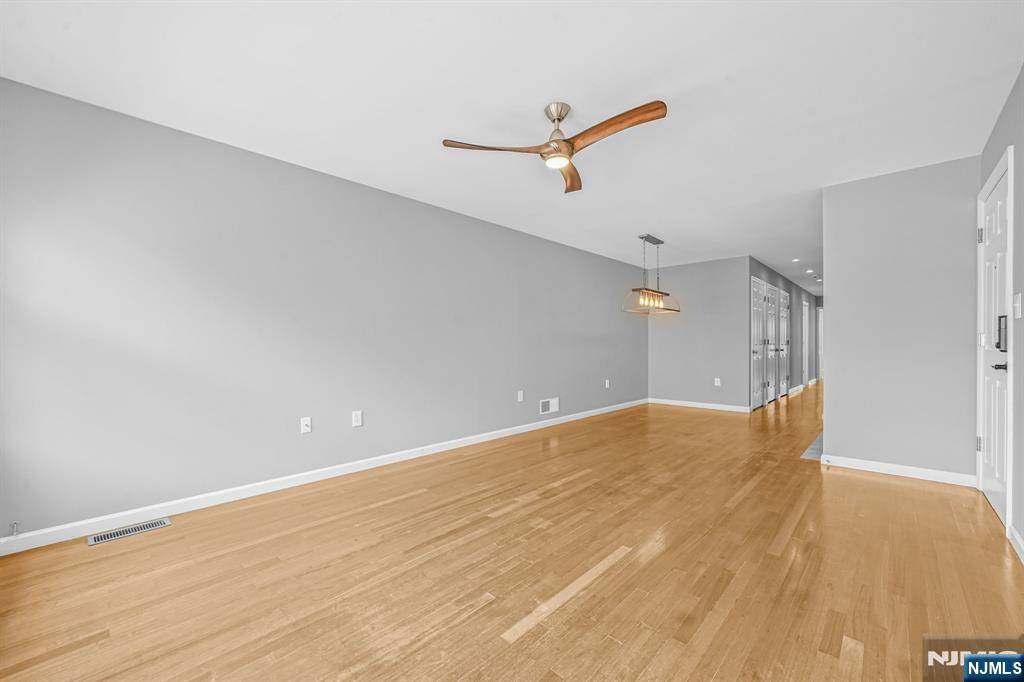 Newark, NJ 07104,130 3rd AVE