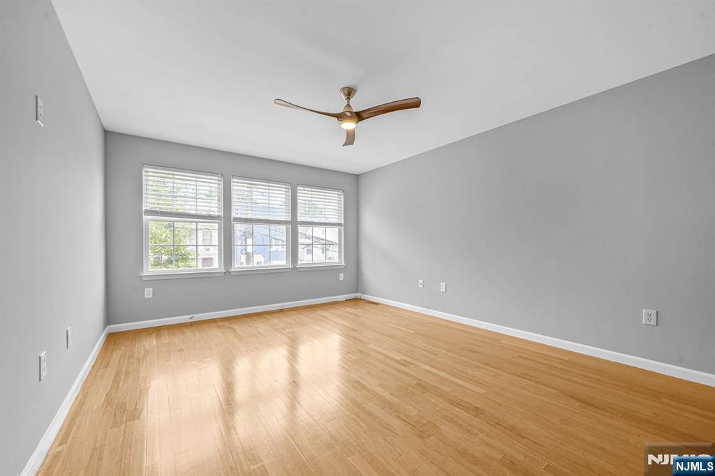 Newark, NJ 07104,130 3rd AVE