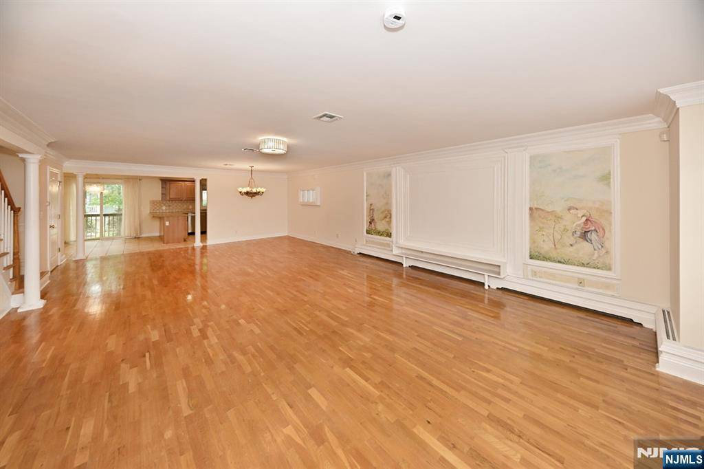 Upper Saddle River, NJ 07458,20 Skymark CT