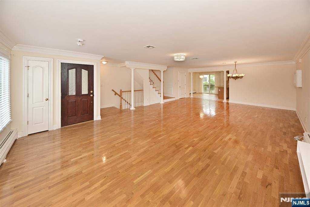 Upper Saddle River, NJ 07458,20 Skymark CT