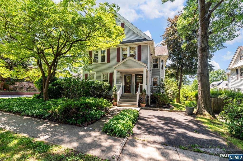 Leonia, NJ 07605,140 Prospect ST