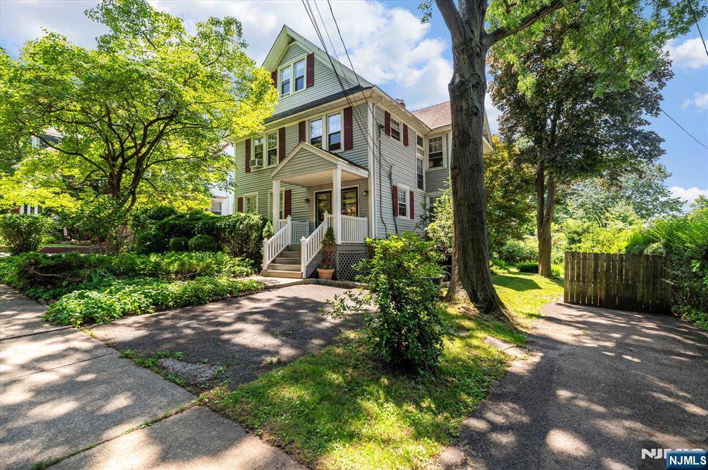 Leonia, NJ 07605,140 Prospect ST