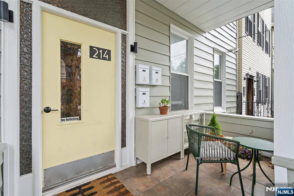 Weehawken, NJ 07086,214 Dodd ST #2