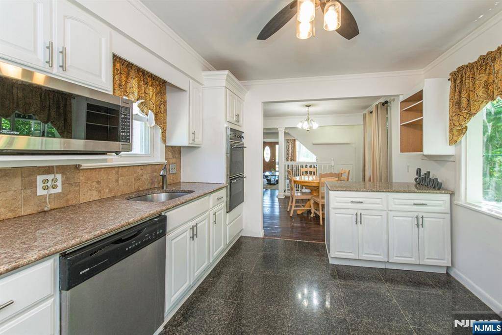 Pompton Lakes, NJ 07442,445 Lakeside