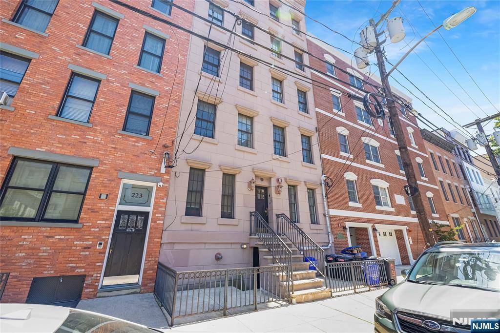 Hoboken, NJ 07030,221 Clinton ST #1L