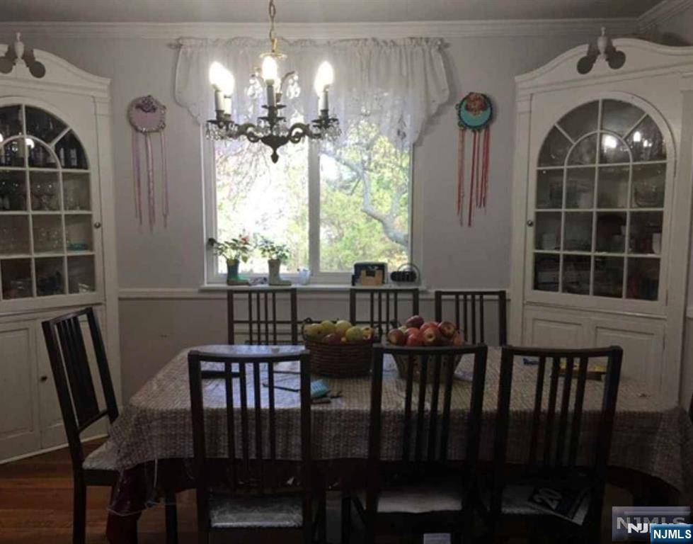 Fair Lawn, NJ 07410,37-27 Hale PL