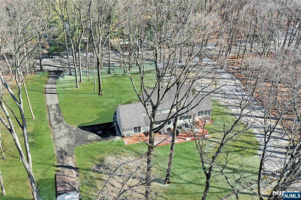 Saddle River, NJ 07458,11 Chestnut Ridge RD