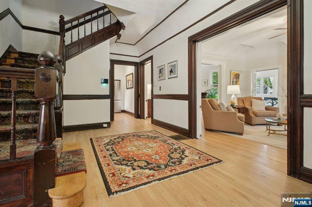 Montclair, NJ 07042,117 Willowdale AVE
