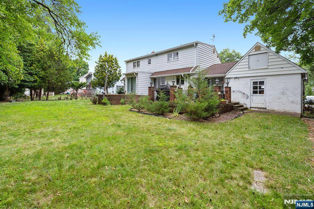 Cresskill, NJ 07626,7 Burton PL