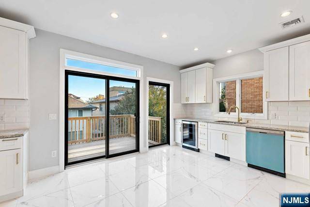 Cliffside Park, NJ 07010,281 Knox AVE #B