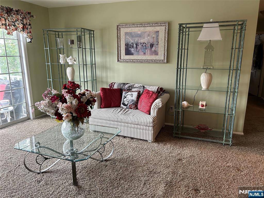 Mahwah, NJ 07430,969 Juniper WAY