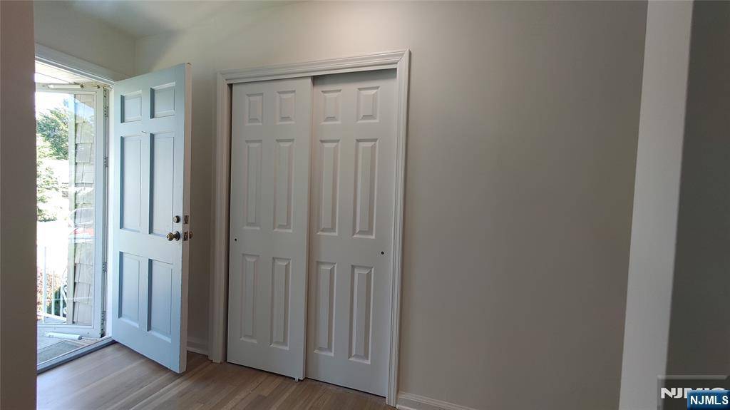 Oradell, NJ 07649,207 Morris ST
