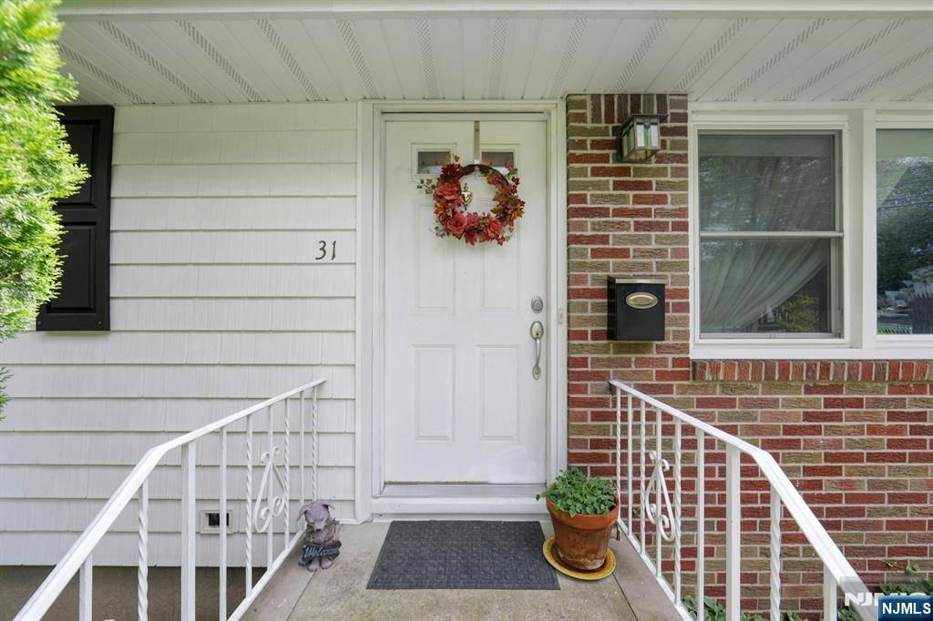 Demarest, NJ 07627,31 Hardenburgh AVE