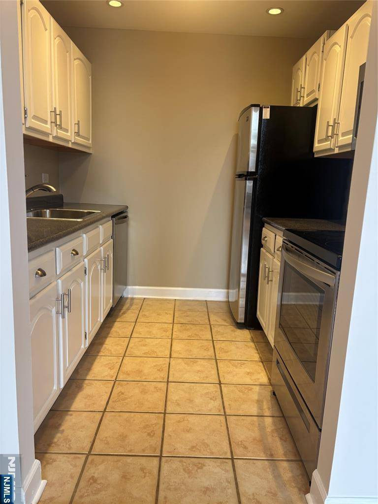 Little Falls, NJ 07424,220 Main #202