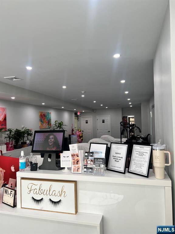 Hackensack, NJ 07601,55 Main ST