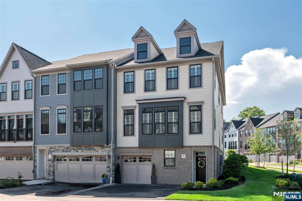 Upper Saddle River, NJ 07458,54 Cinnamon DR