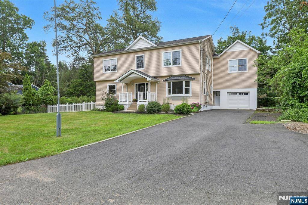 Franklin Lakes, NJ 07417,515 Connie AVE