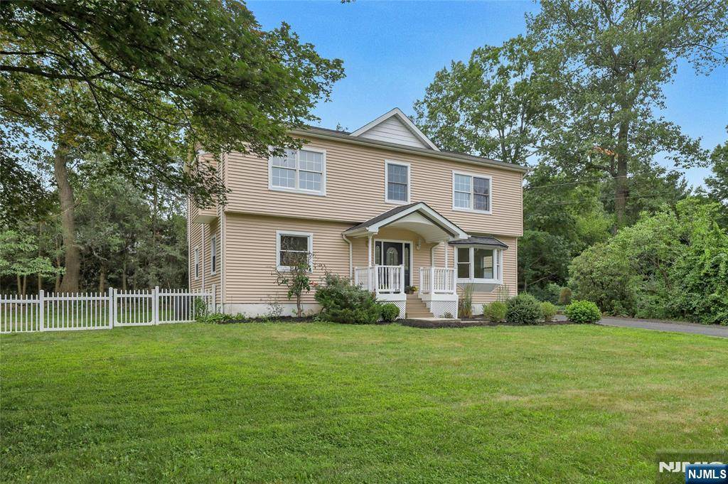 Franklin Lakes, NJ 07417,515 Connie AVE